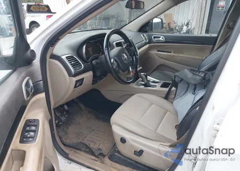 2021 Jeep Grand Cherokee Laredo E 4X2 из США, поврежденный, VIN 1C4RJEAG9MC597800